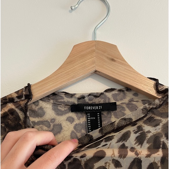 SOLD ON DEPOP- Mesh leopard print long sleeve! - Picture 2 of 2